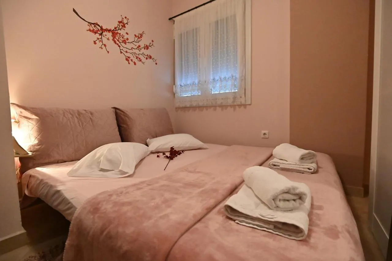 Cozy Apartment Νear Nea Paralia Of Thessaloniki Greece